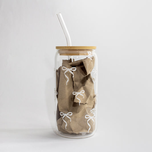 Lasinen tumbler - rusetti